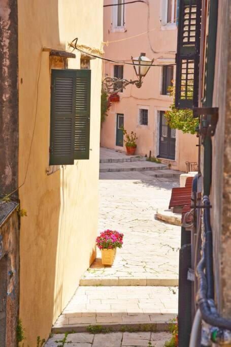 Venetian Well Gallery Apartment In Corfu Old Town 외부 사진